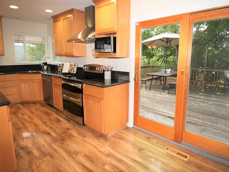 3415 Grasswood Dr — Photo 14