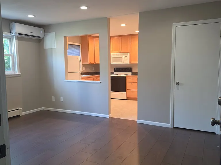 705 E 3rd St #3 — Photo 1