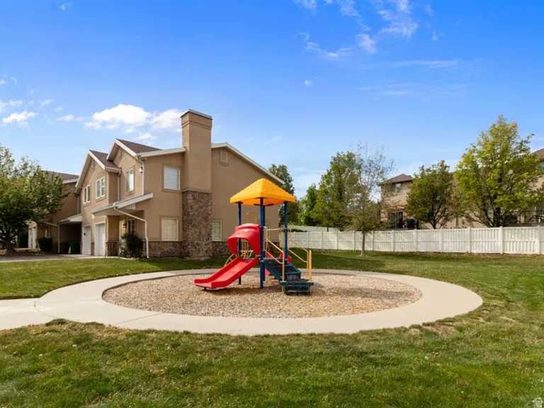 1546 W Compass Point Ln #2B — Photo 2