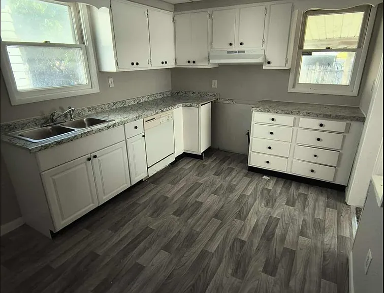 3924 Burnham Ave — Photo 13