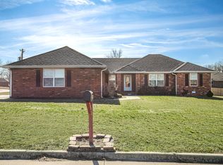 402 Todd Ln, Mount Vernon, MO 65712