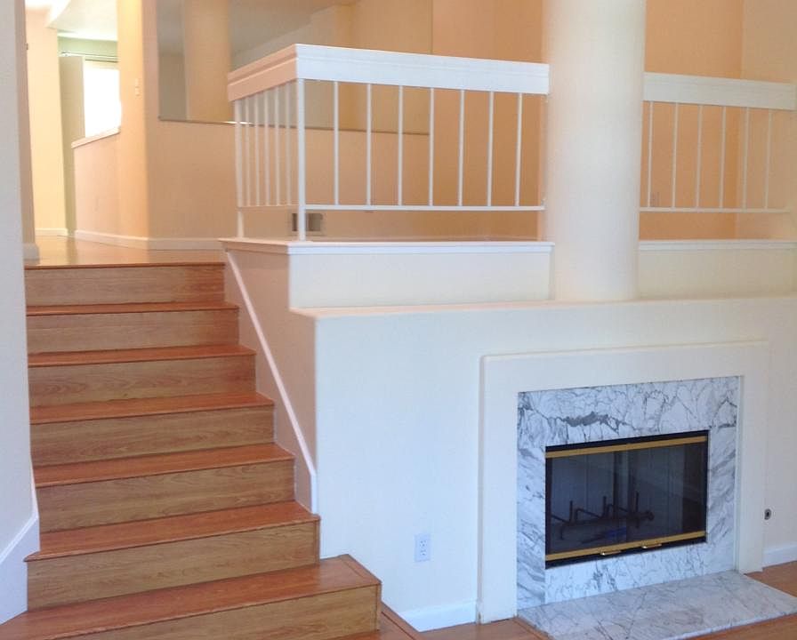 1st image of 419 Galleria Dr APT 7