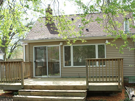 Large deck off family room
