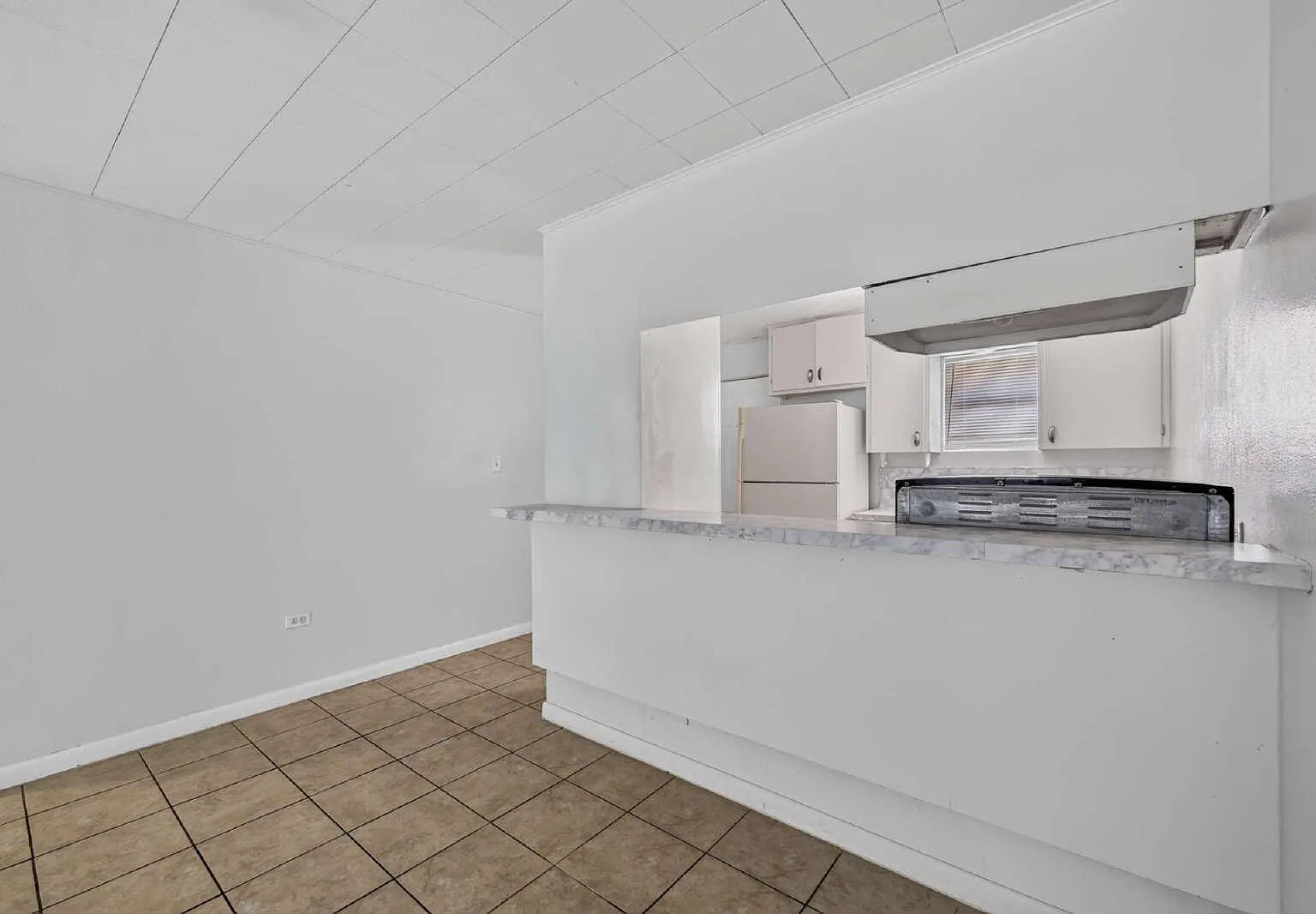 2 bed, 1.0 bath, $740 — Photo 3