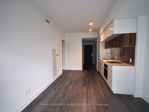 5th image of 185 Roehampton Ave Unit 2011