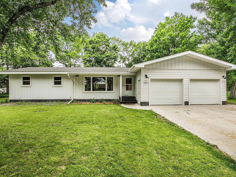 1st image of 940 Hamlet Dr N