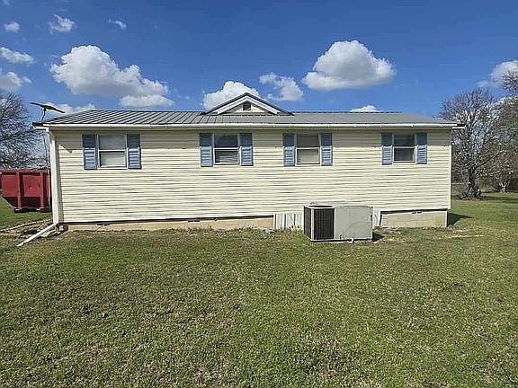 3rd image of 175 Toni Lee Rd