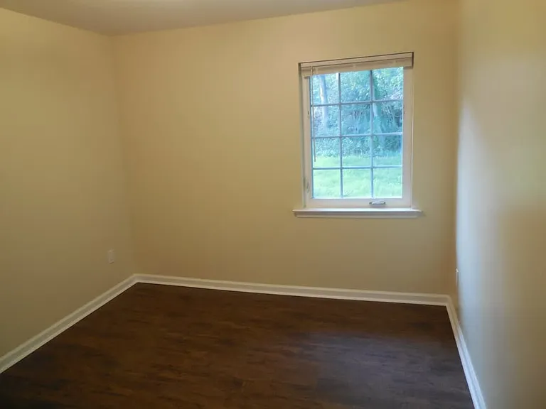 401 SE Short St — Photo 6