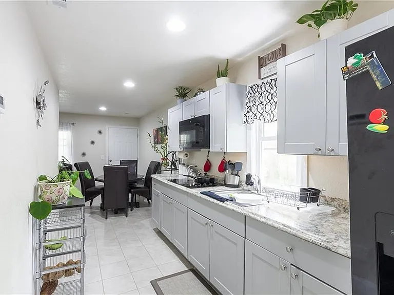 728 Saybrook Cir NW #C — Photo 4