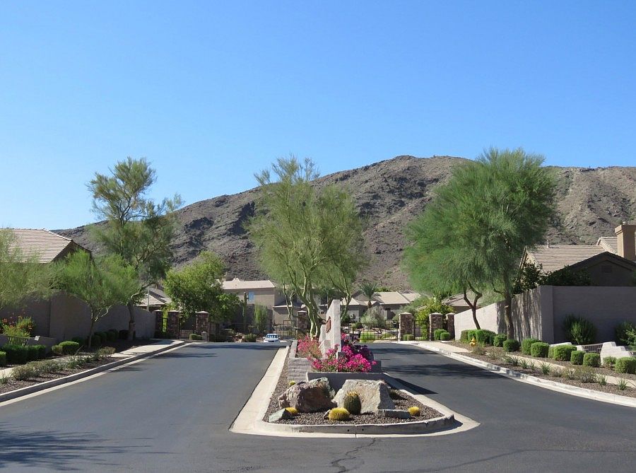 1st image of 527 W Desert Flower Ln