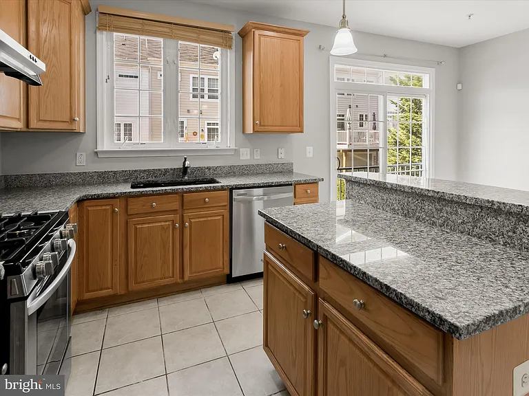 563 Pelican Ave — Photo 18