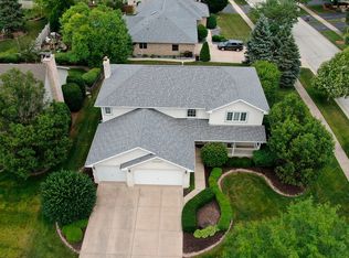 18113 Pheasant Lake Dr, Tinley Park, IL 60487