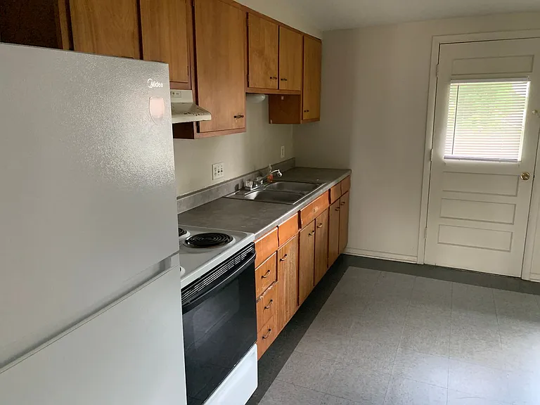 801 S Maguire St — Photo 4
