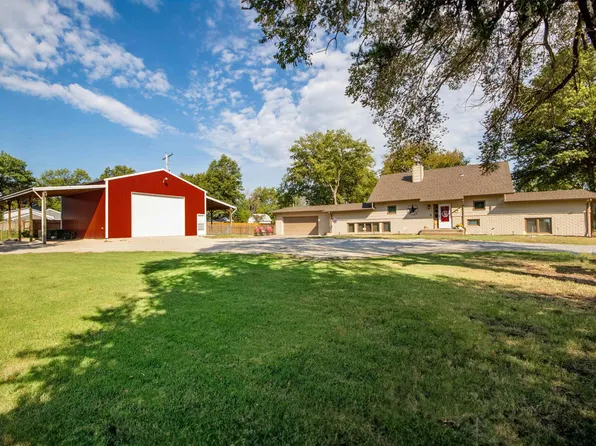 215 S Main St, Rose Hill, KS 67133