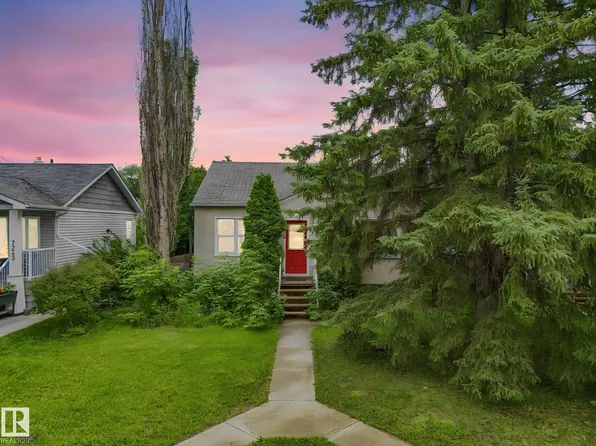 7239 112th St NW, Edmonton, AB T6G 1J4