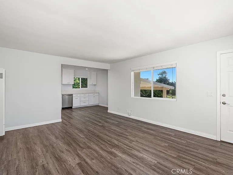 254 La Paloma #C — Photo 12