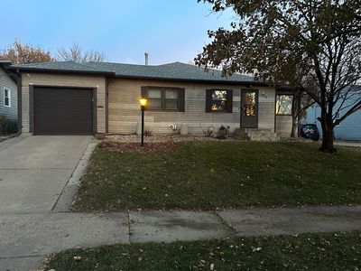 912 S Thompson Ave, Sioux Falls, SD, 57103