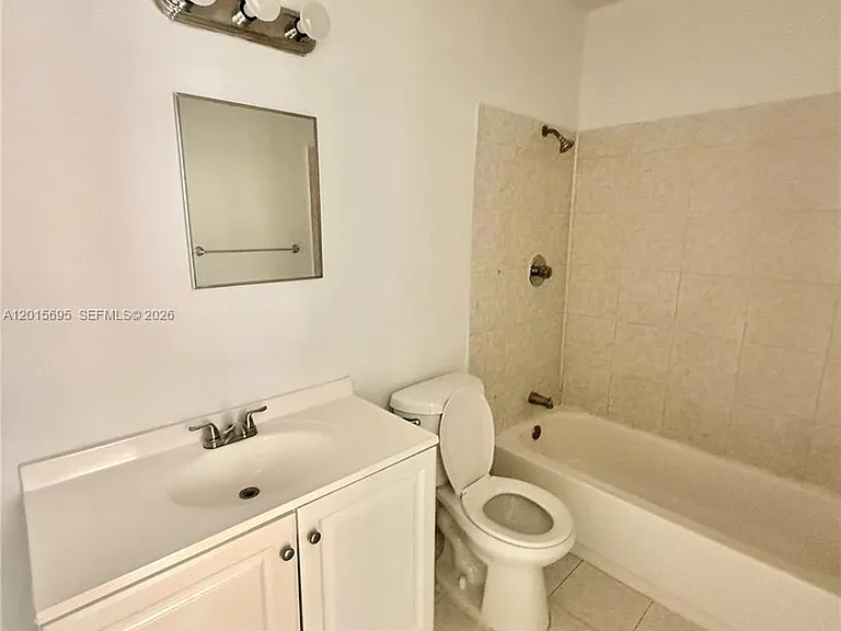 1903 Thomas St #1 — Photo 5