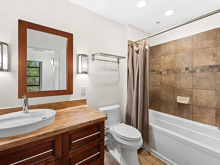 1812 West Ave #200 — Photo 23
