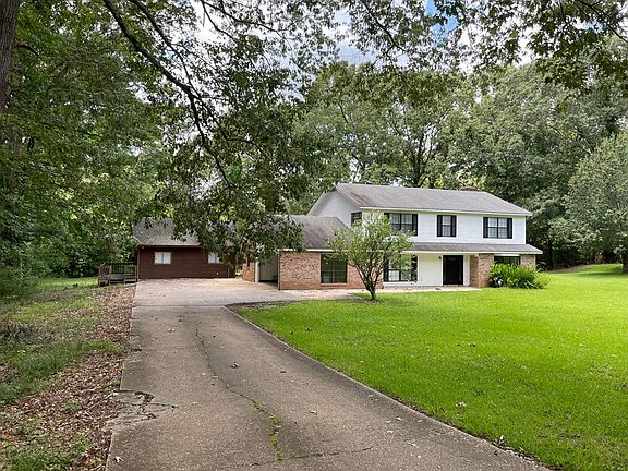 4th image of 409 Silver Creek Dr
