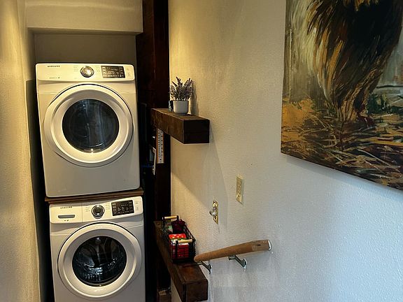 5th image of 4714 N Island Dr E #B