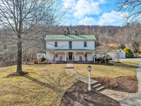 8340 Poplar Springs Ln, Roanoke, VA 24018
