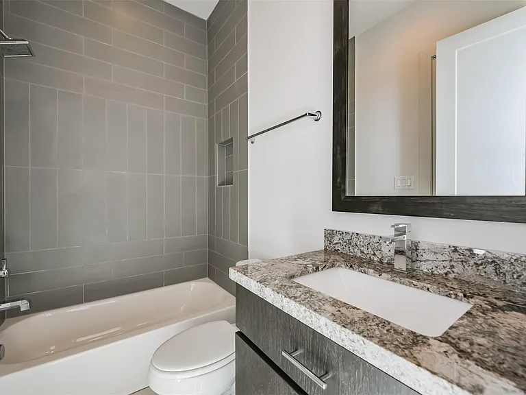 2824 Clay St — Photo 32