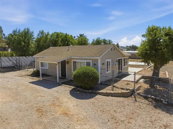 936 2nd St, Norco, CA 92860