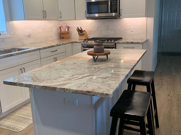 5th image of 2826 E Oakland Dr