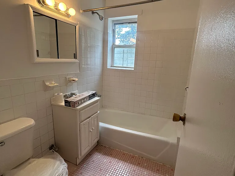 6250 McLean Ave — Photo 5