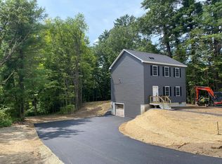 25 Park St, Franklin, NH 03235