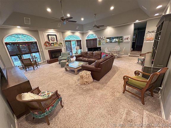 5th image of 903 Little Ave