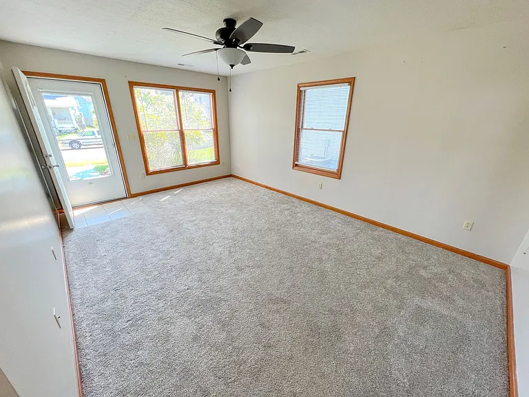 681 Maple Ave — Photo 20