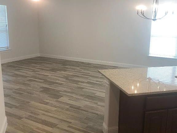 4th image of 344 Marble Creek Dr