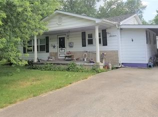 516 Mack St, Westville, IL 61883