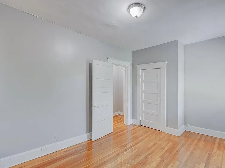 1319 Harbert Ave #3 — Photo 3