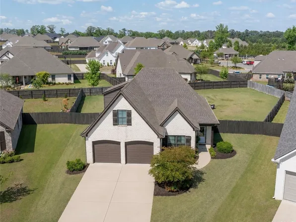 11202 Davis Pl, Northport, AL 35475