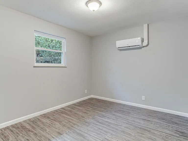 755 E Red Bud Rd #101 — Photo 5