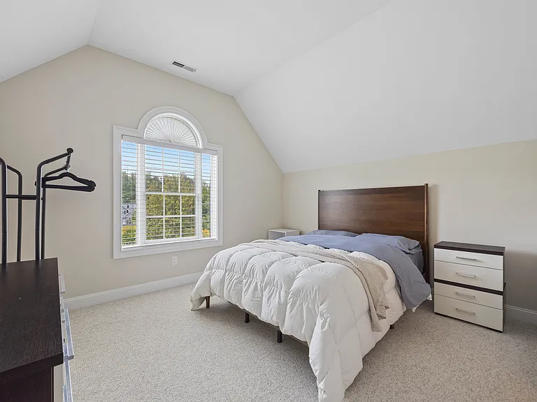 15 W Barrett Hill Rd — Photo 12