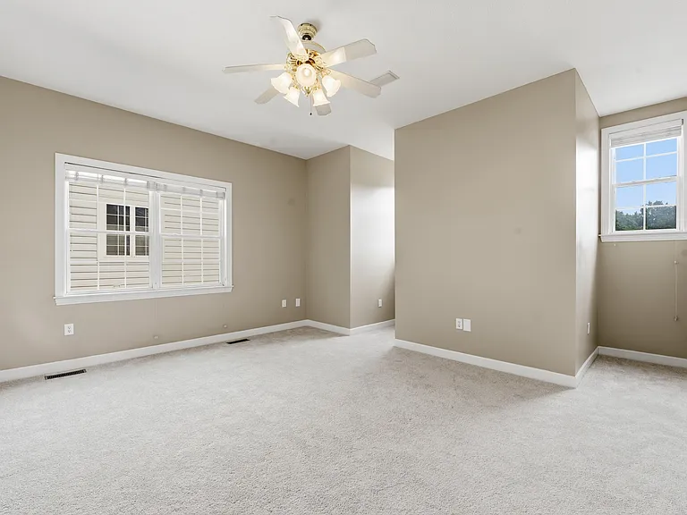 7362 Hampsted Sq N — Photo 30