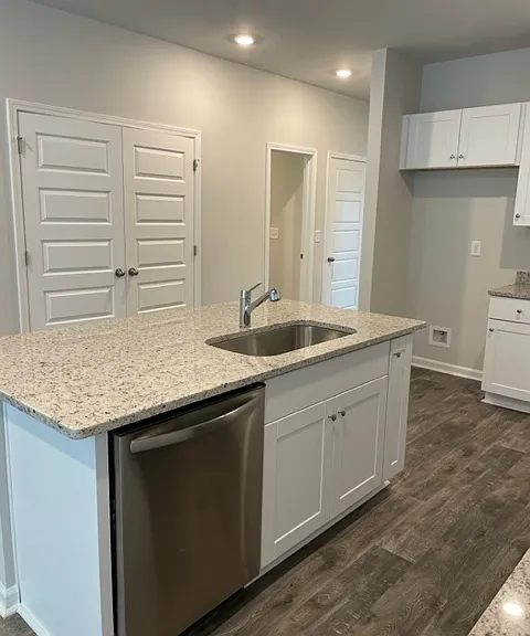 129 Hoffman Park Dr — Photo 6