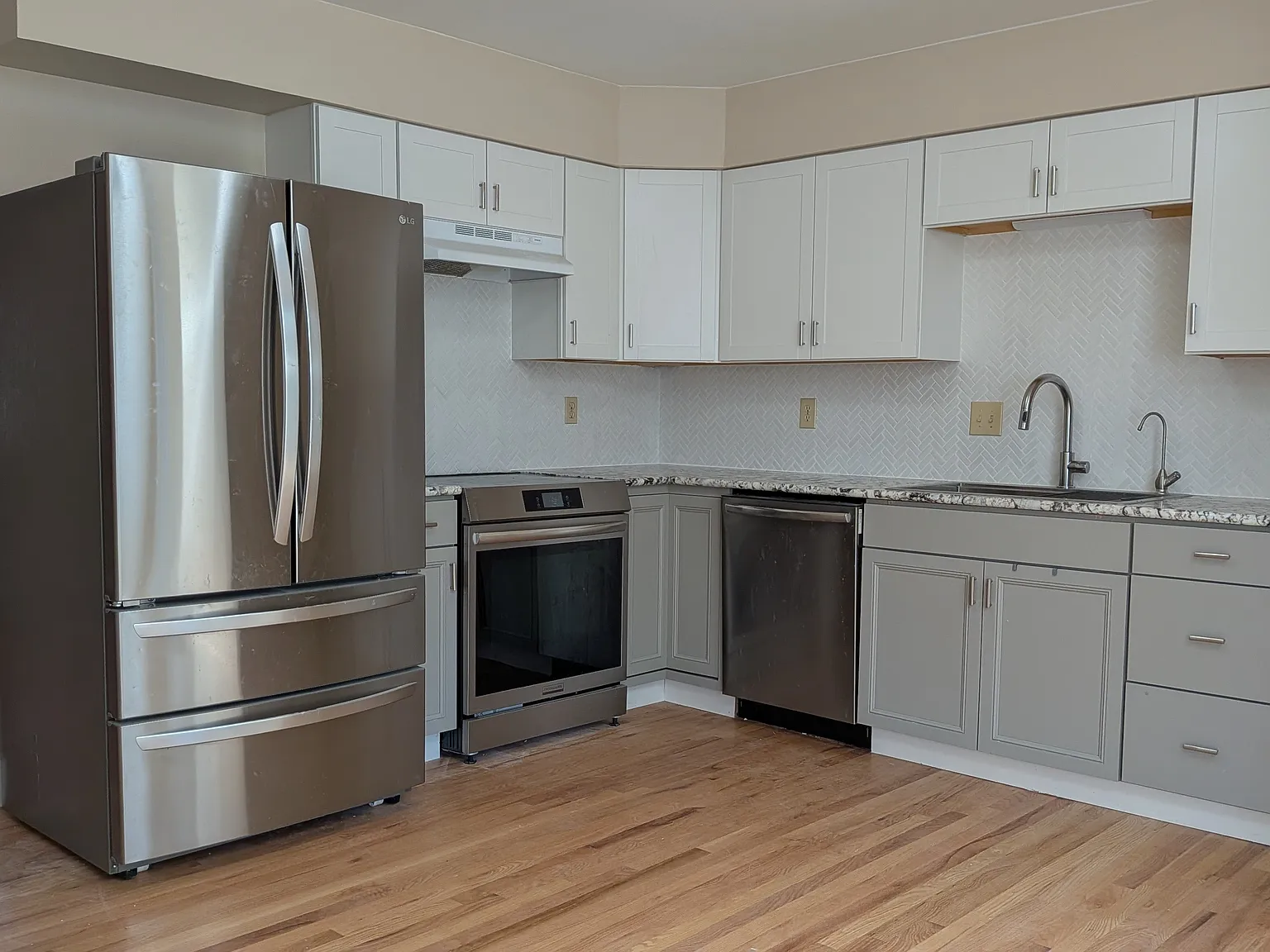 4 bed, 1982 sqft, $2,600 — Photo 4