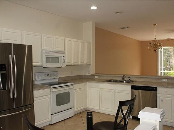3rd image of 1071 Albany Ct #221