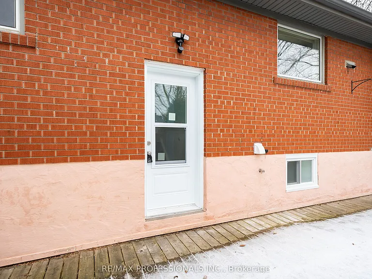 635 Peele Blvd — Photo 3