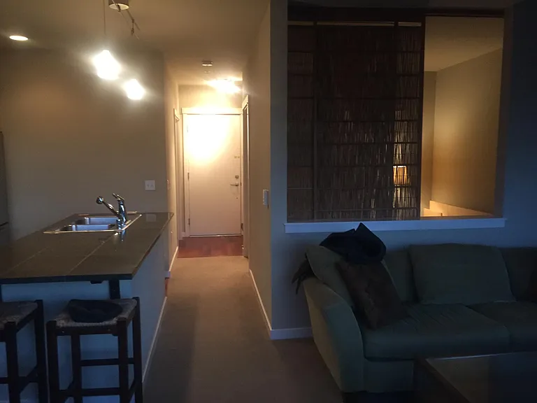 170 Winslow Way E #304 — Photo 8