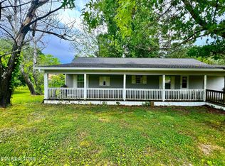 824 Edna Garland Rd, Maryville, TN 37801