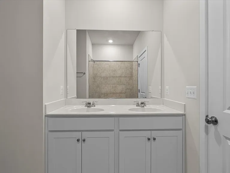 128 Thornton Way — Photo 35