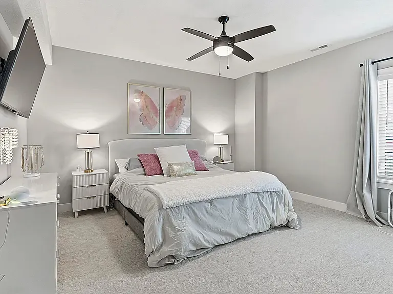 3912 Travers Cir — Photo 35