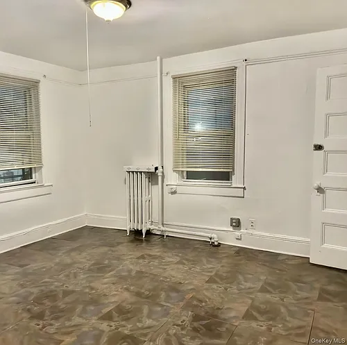 248 Lawrence Ave Photo 1