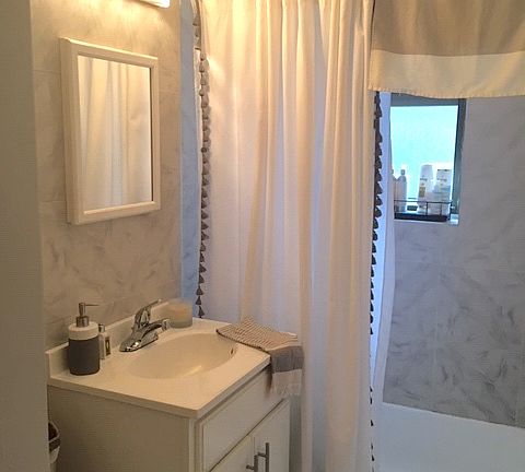 4th image of 1360 York Ave APT 3L